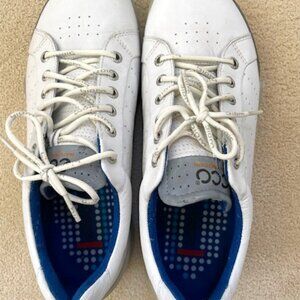 Ecco Biom Hydrome Yak leather golf shoes. White color/blue trim EU Size 40
